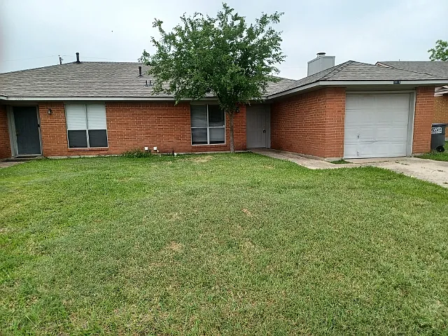 2 bed, 1028 sqft, $1,595 — Photo 1