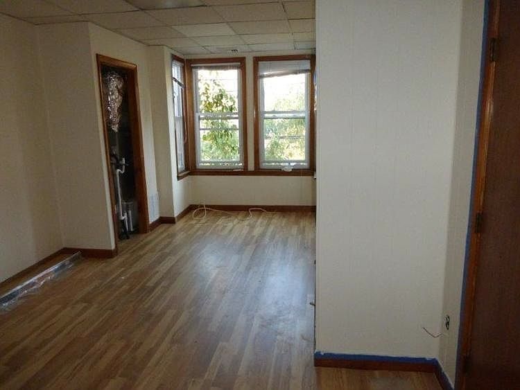 2nd image of 66 London St