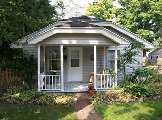 3271 Riverview Ave NE, Grand Rapids, MI 49525
