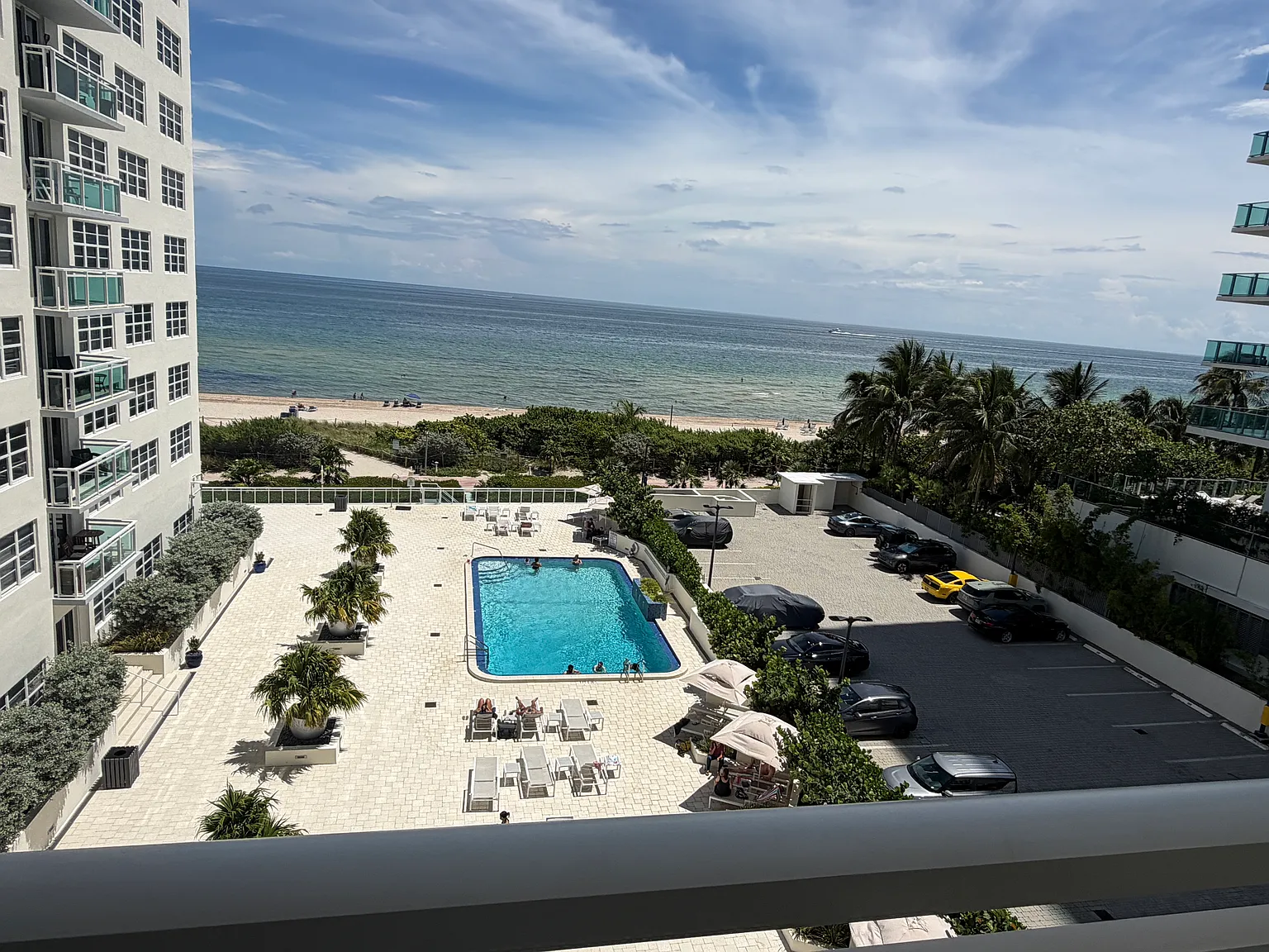1 bed, 1.5 bath, 819 sqft, $4,000 — Photo 2