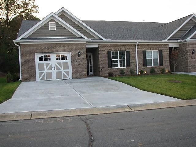 2nd image of 1990 Riverwalk Dr #32