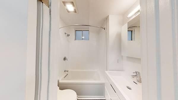 1st image of 535 Leavenworth St APT 24