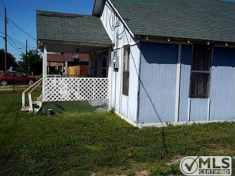 4th image of 353 N Davies St