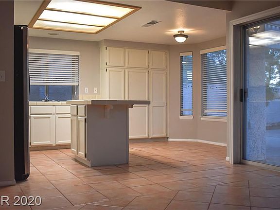 2nd image of 8320 Shore Breeze Dr
