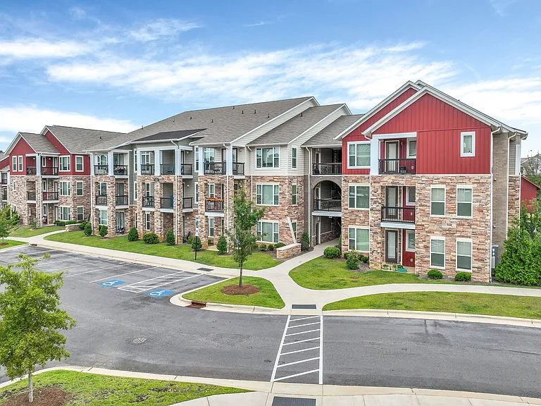 Addison Ridge Apartments — Photo 18