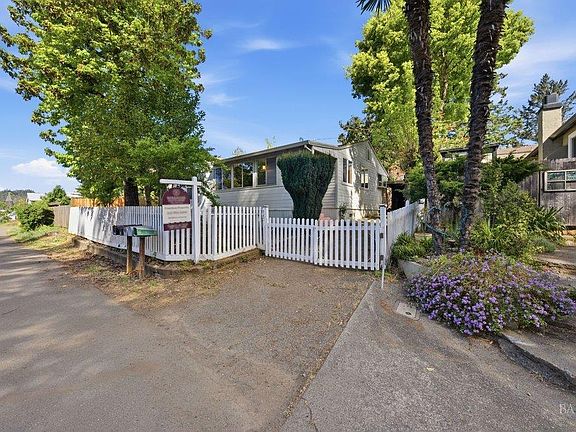 2nd image of 8182 Knoll Dr