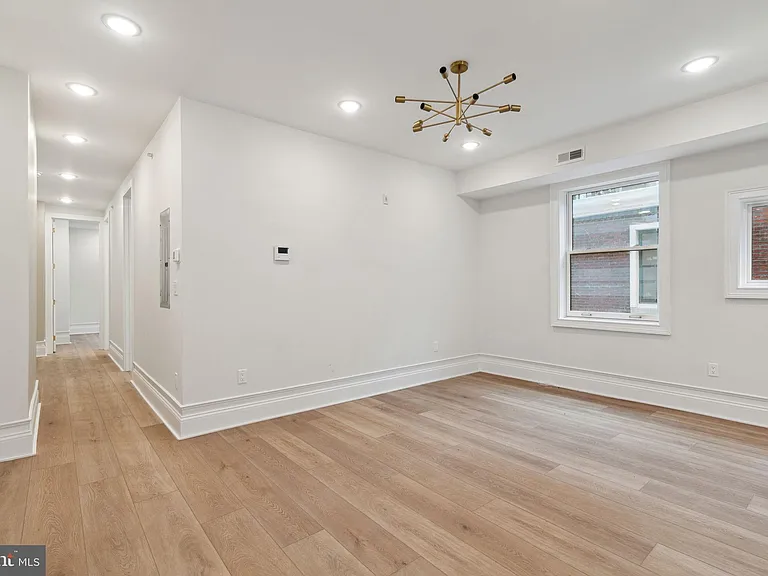 1822 Chestnut St #3R — Photo 7