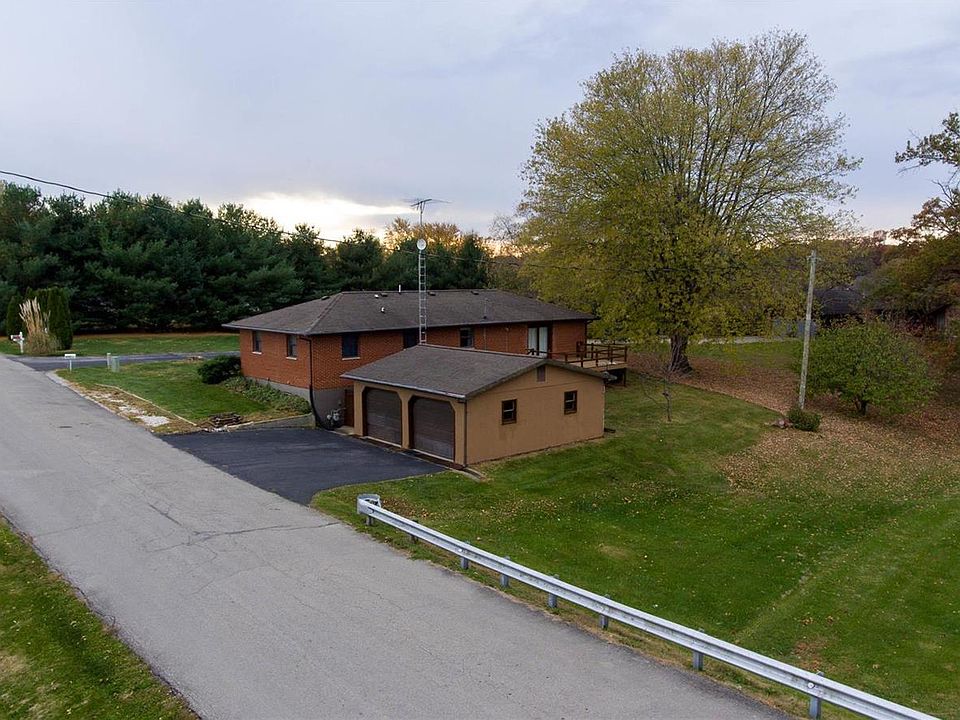 17053 Lakeside Dr, Carlinville, IL 62626 | Zillow