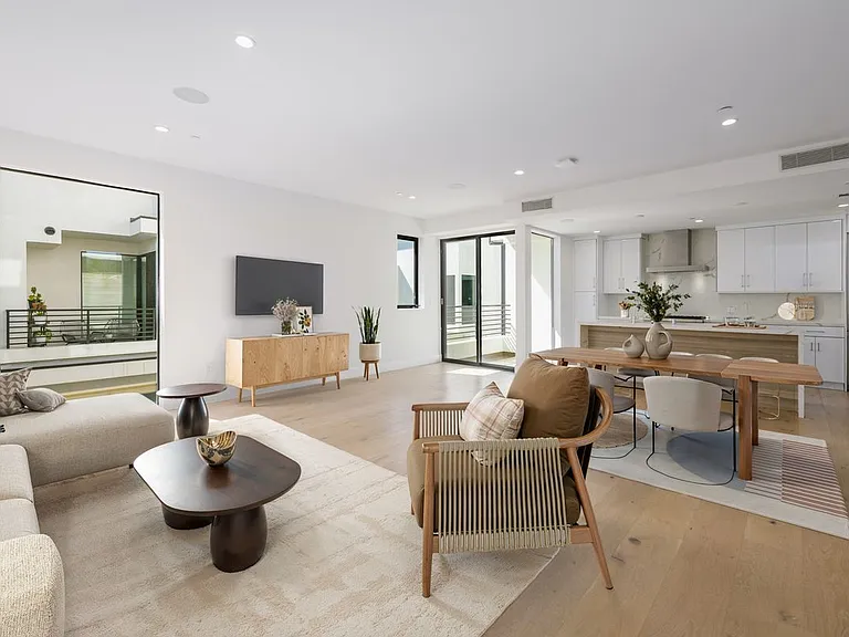 741 N Gramercy Pl — Photo 10