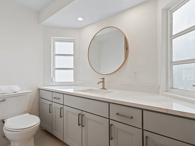6960 Poinsetta Ave — Photo 11