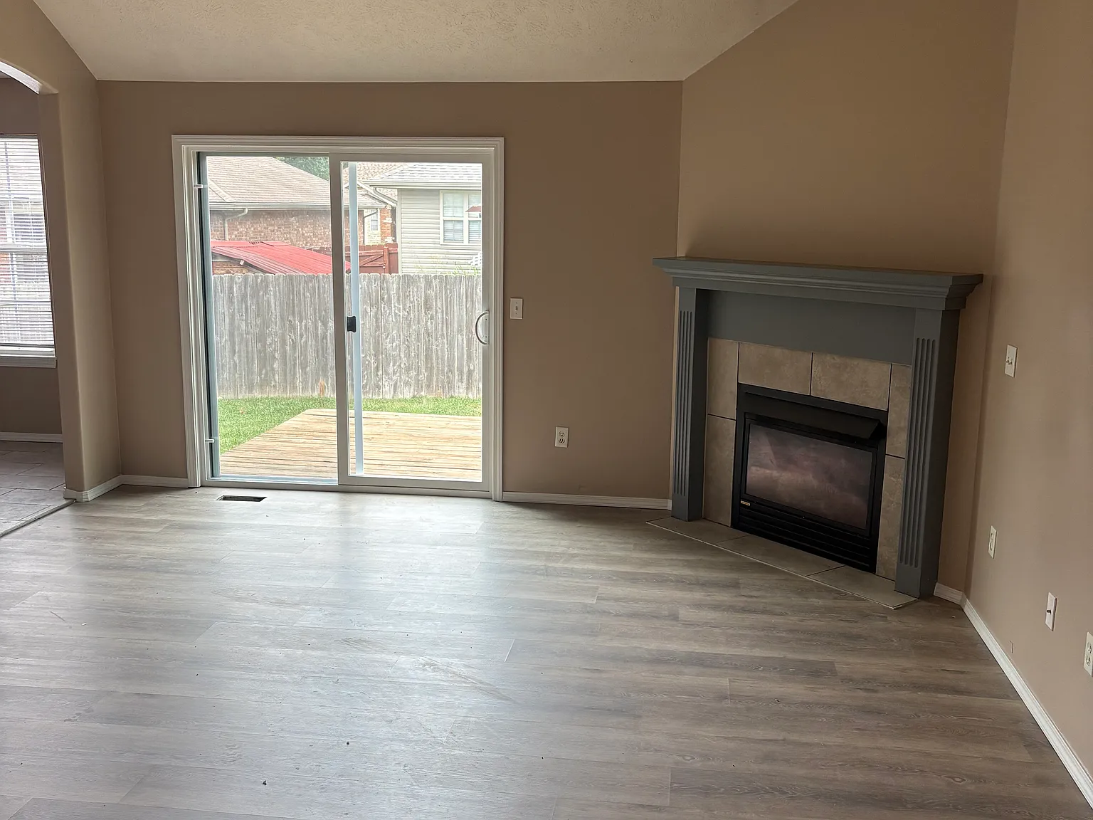 3419 W Erie Street — Photo 4