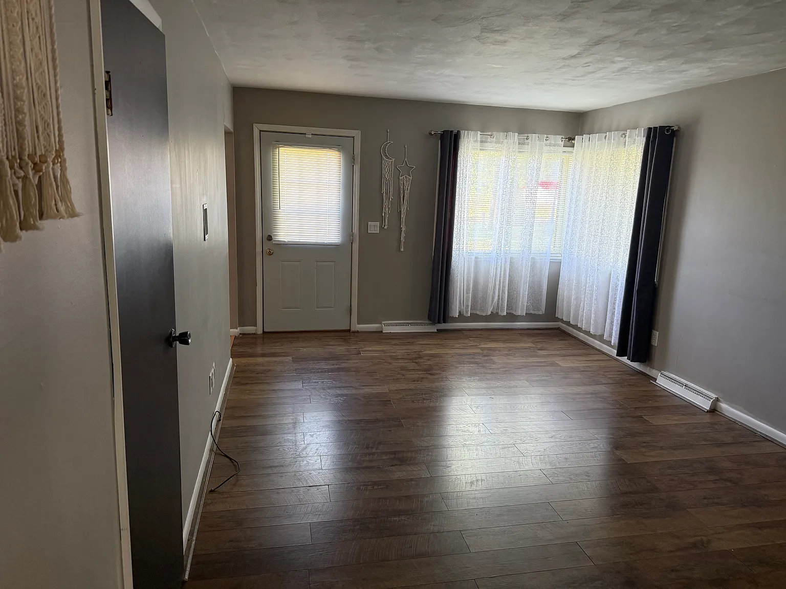 2 bed, 1600 sqft, $1,400 — Photo 4