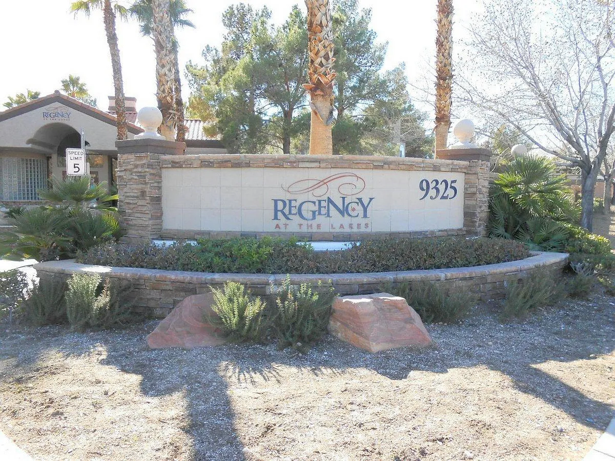 9325 W Desert Inn Rd — Photo 2