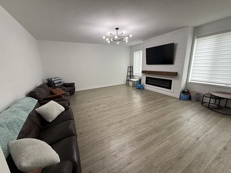 6333 Ottawa St W #1 — Photo 2