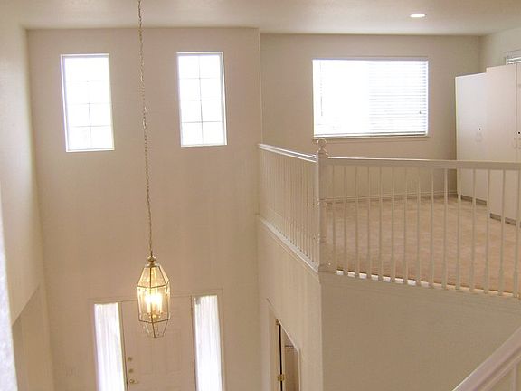 3rd image of 1746 Parkdale Cir N