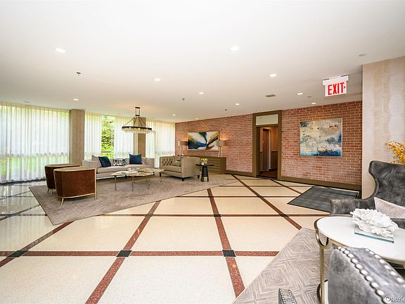 4th image of 20 Canterbury Road #3A