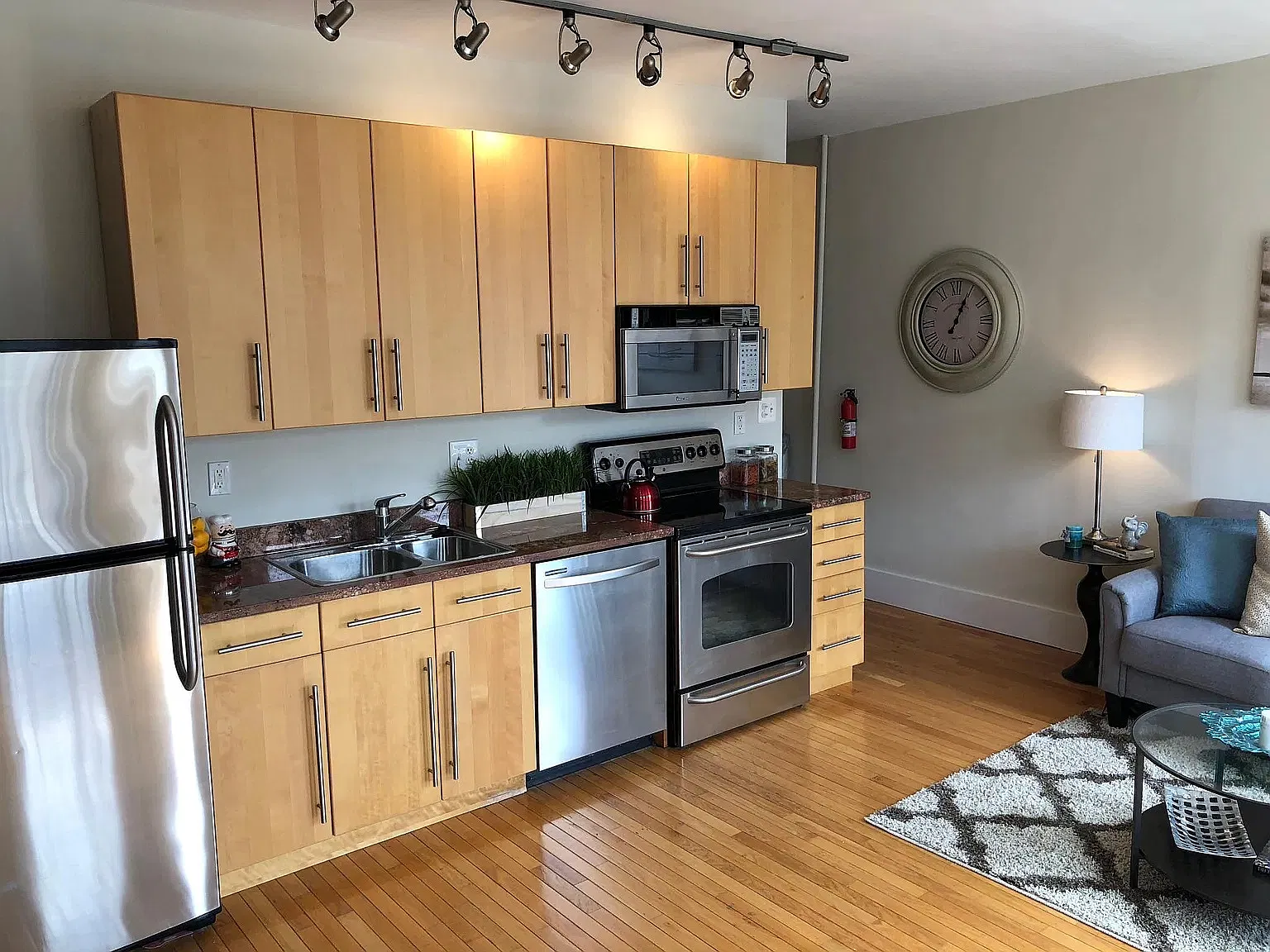 1 bed, 650 sqft, $2,395 — Photo 2