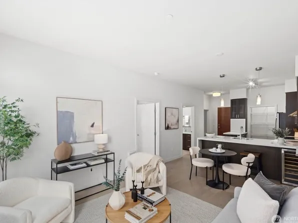 1760 NW 56th St, Seattle, WA