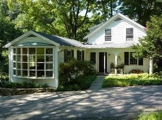 121 Walnut Tree Hill Rd, Sandy Hook, CT 06482