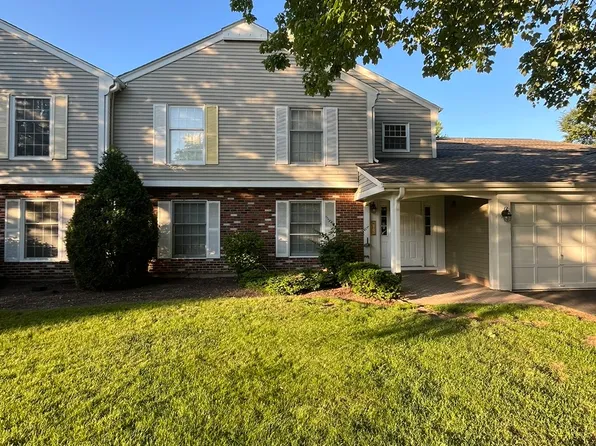 27 Exeter Ct APT 202-A, Naperville, IL 60565