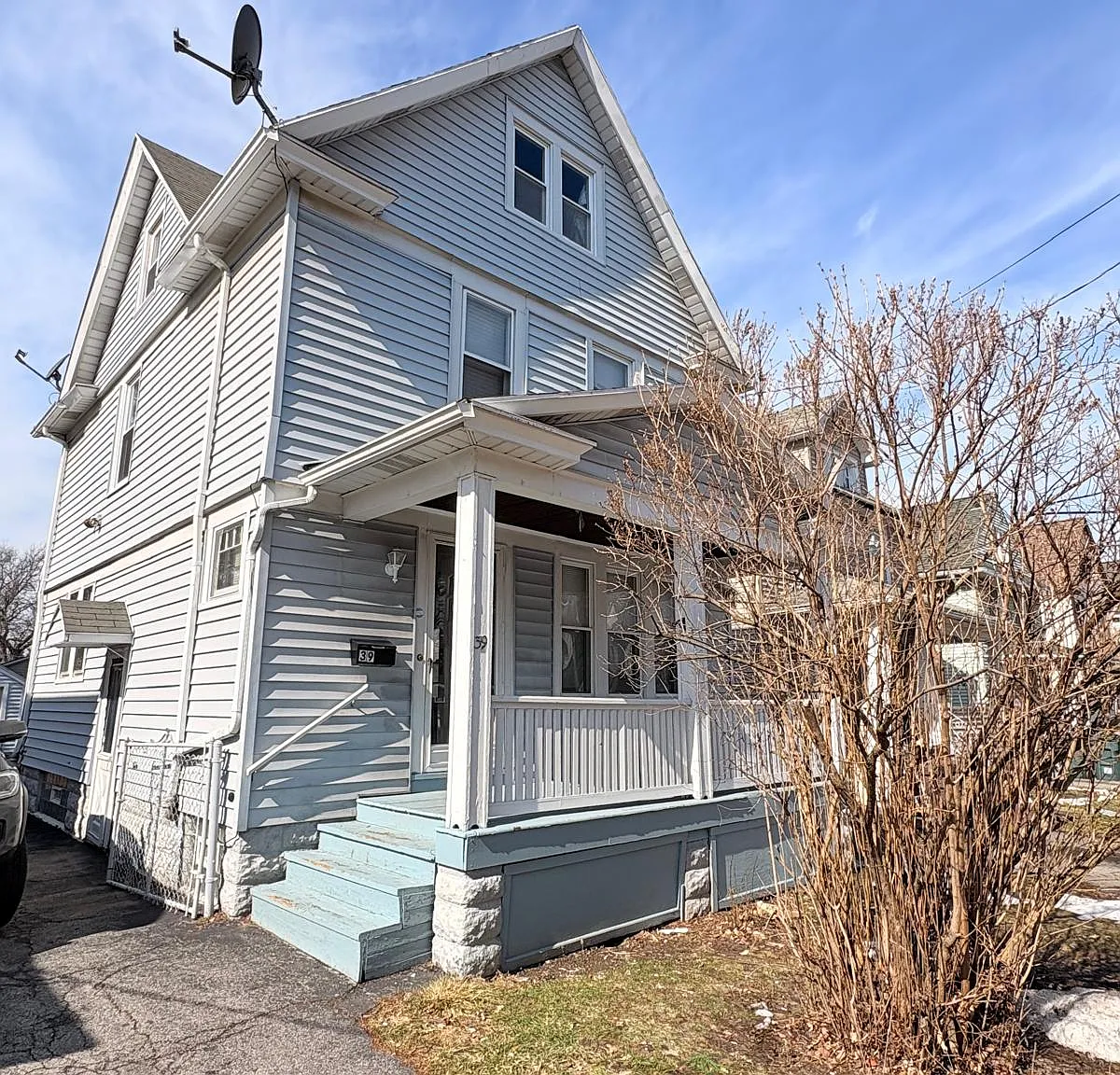 3 bed, 1120 sqft, $1,800 — Photo 1