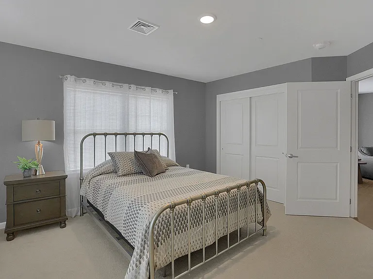 Magnolia- 1 BR 1 BA