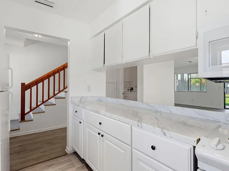 2305 Seaside Dr — Photo 11