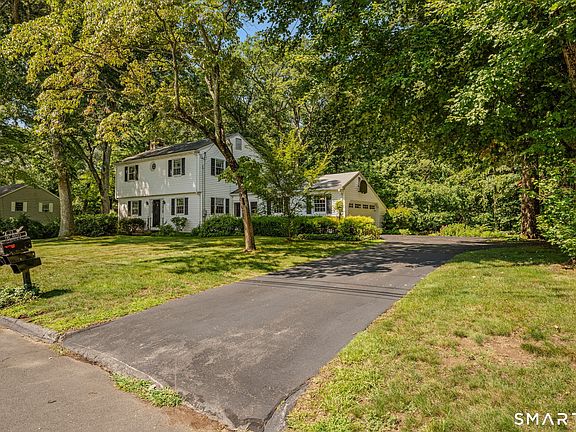 3rd image of 15 Monticello Drive