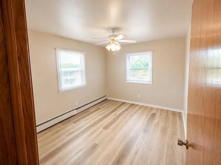 Hazelwood Apartments — Photo 56