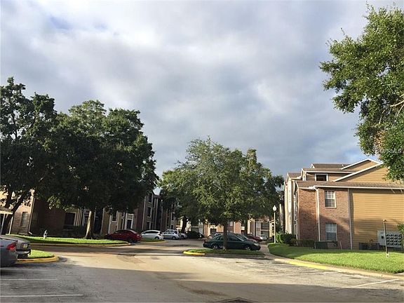 4th image of 4200 Thornbriar Ln APT E106