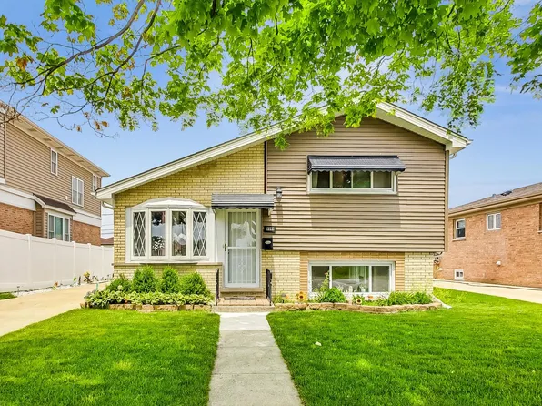 9948 Ivanhoe Ave, Schiller Park, IL 60176