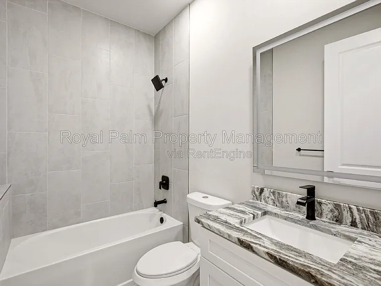 3750 NE 13th Ave — Photo 24