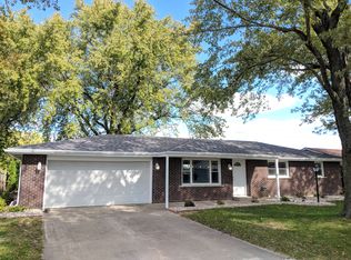 4883 W Doris Dr, Kankakee, IL 60901