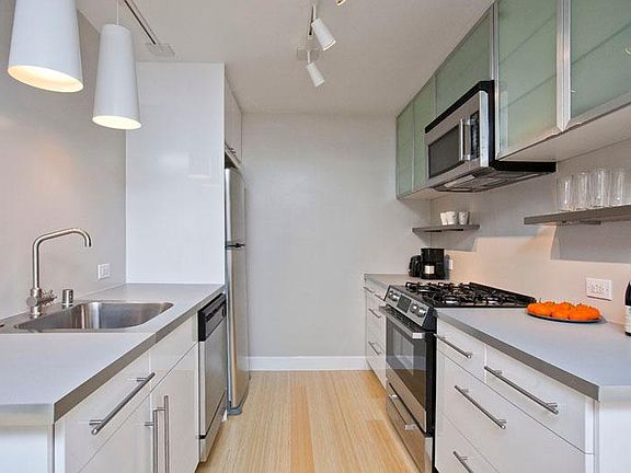 3rd image of 116 San Carlos St APT 2