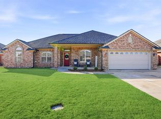 1104 Stephanie Ln, Altus, OK 73521
