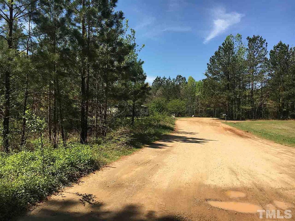 2nd image of 643 Sombrero Ln