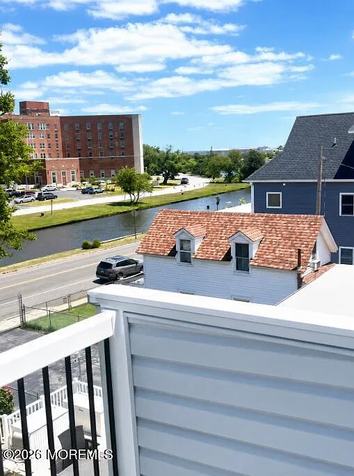 328 Newark Ave #2