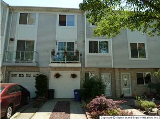 106 Blythe Pl, Staten Island, NY 10306