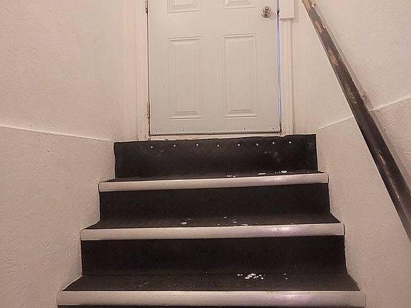 3rd image of 298 Montfort St