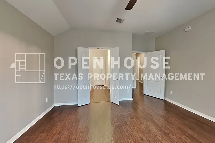 22502 Holbrook Springs Ct — Photo 9