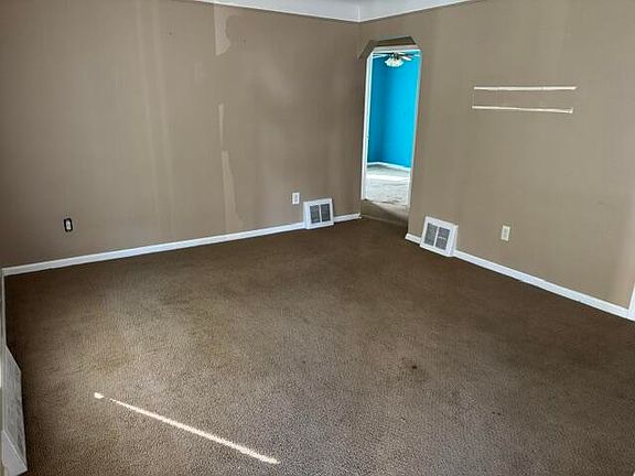 5th image of 12895 Norborne Ave