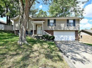 2265 Graystone Dr, Saint Charles, MO