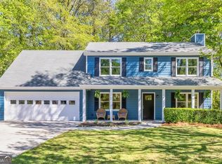 125 Fox Hole Ct, Loganville, GA 30052