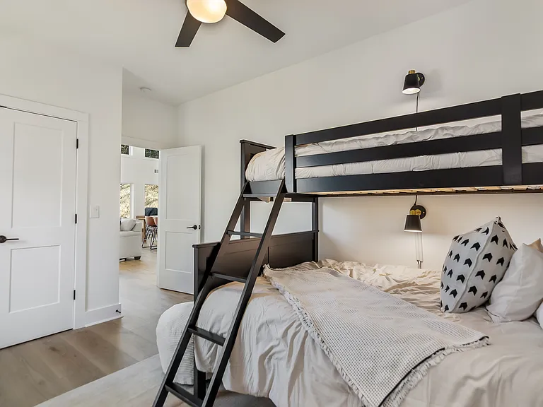 914 Hickory Dr — Photo 19