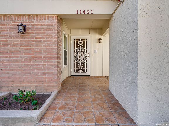 5th image of 11421 Golden Oak Trl