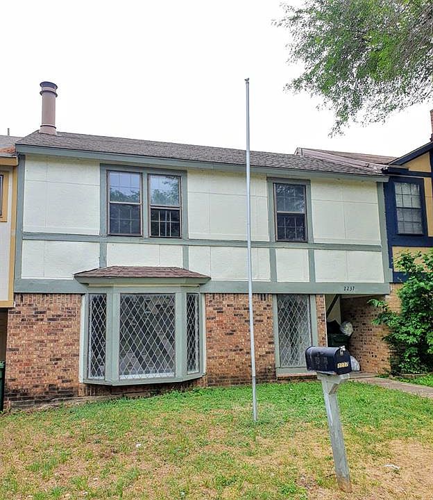 1st image of 2237 Madrid Ct