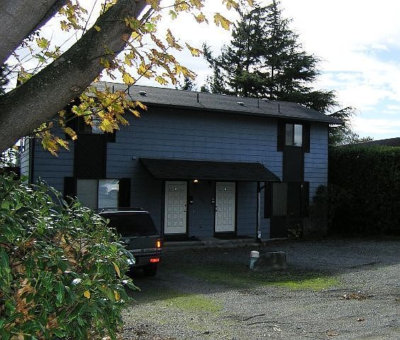 1221 SE 8th B