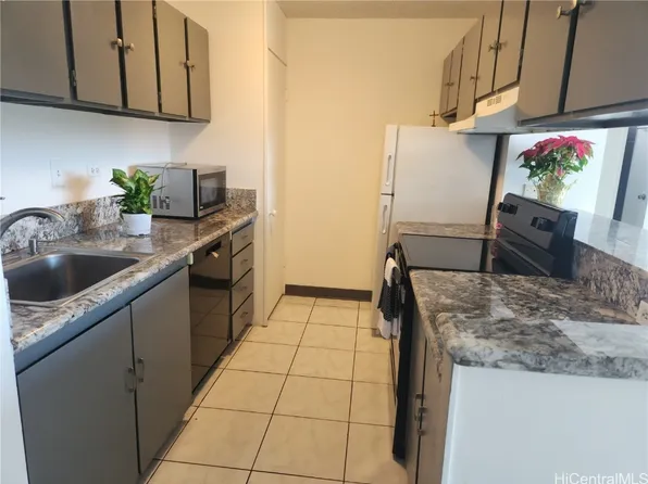 1250 Richard Ln APT 201, Honolulu, HI 96819