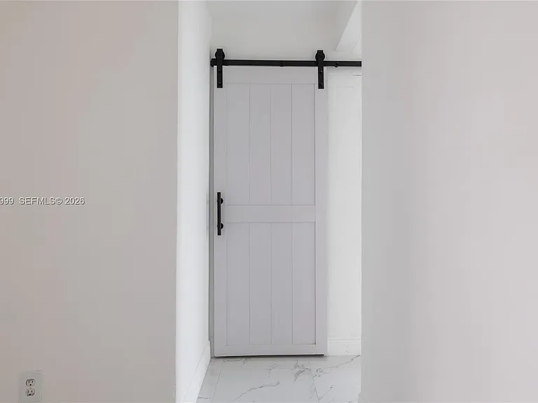 979 SW 10th St #4 — Photo 8