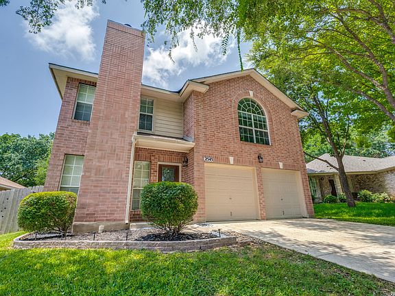 3rd image of 2545 WOODLAND VILLAGE PL